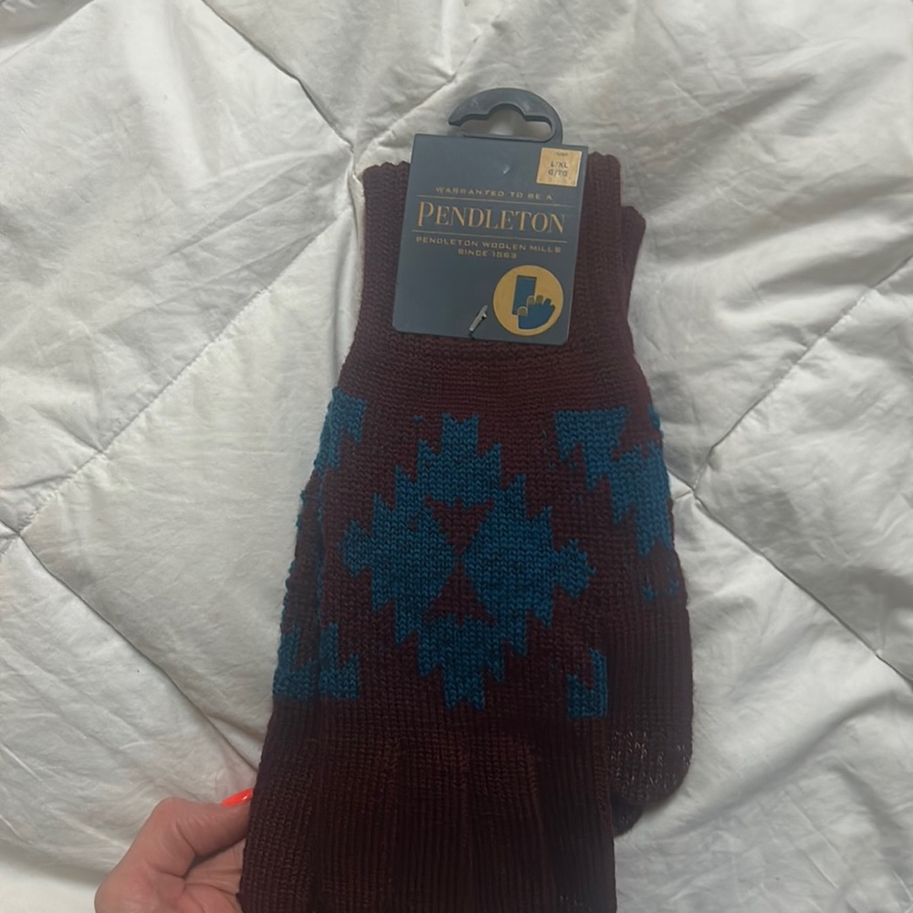 Gloves brand new